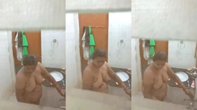Hidden Cam of Thick Desi Aunty's Nude Bath with Soapy Big Boobs