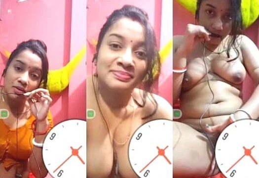 Bengali Boudi Video Call Shows Her Massive Tits and Hairy Pussy